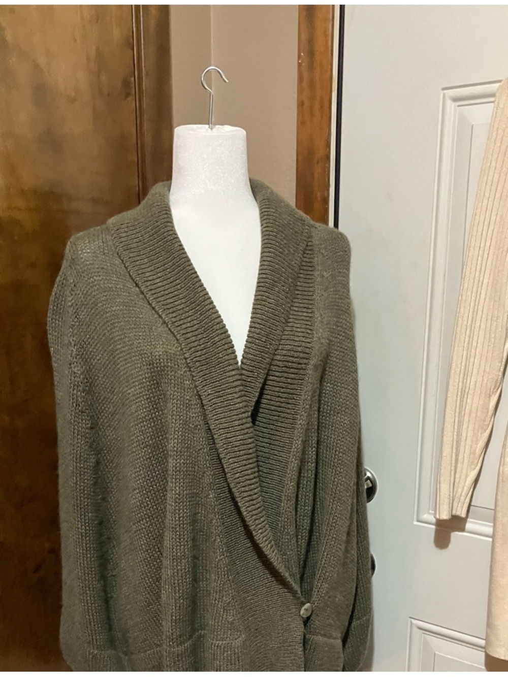 Super Soft Baby Alpaca Eileen Fisher Olive Green Shawl Collar poncho Never worn